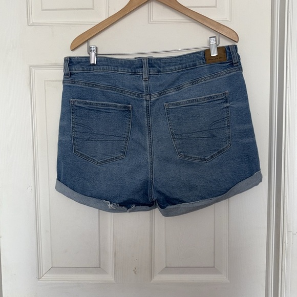 American Eagle Mom Short Jean Shorts - Picture 3 of 6